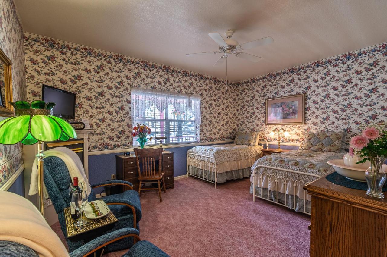 Apples Bed And Breakfast Inn ビッグ・ベアー・レイク エクステリア 写真