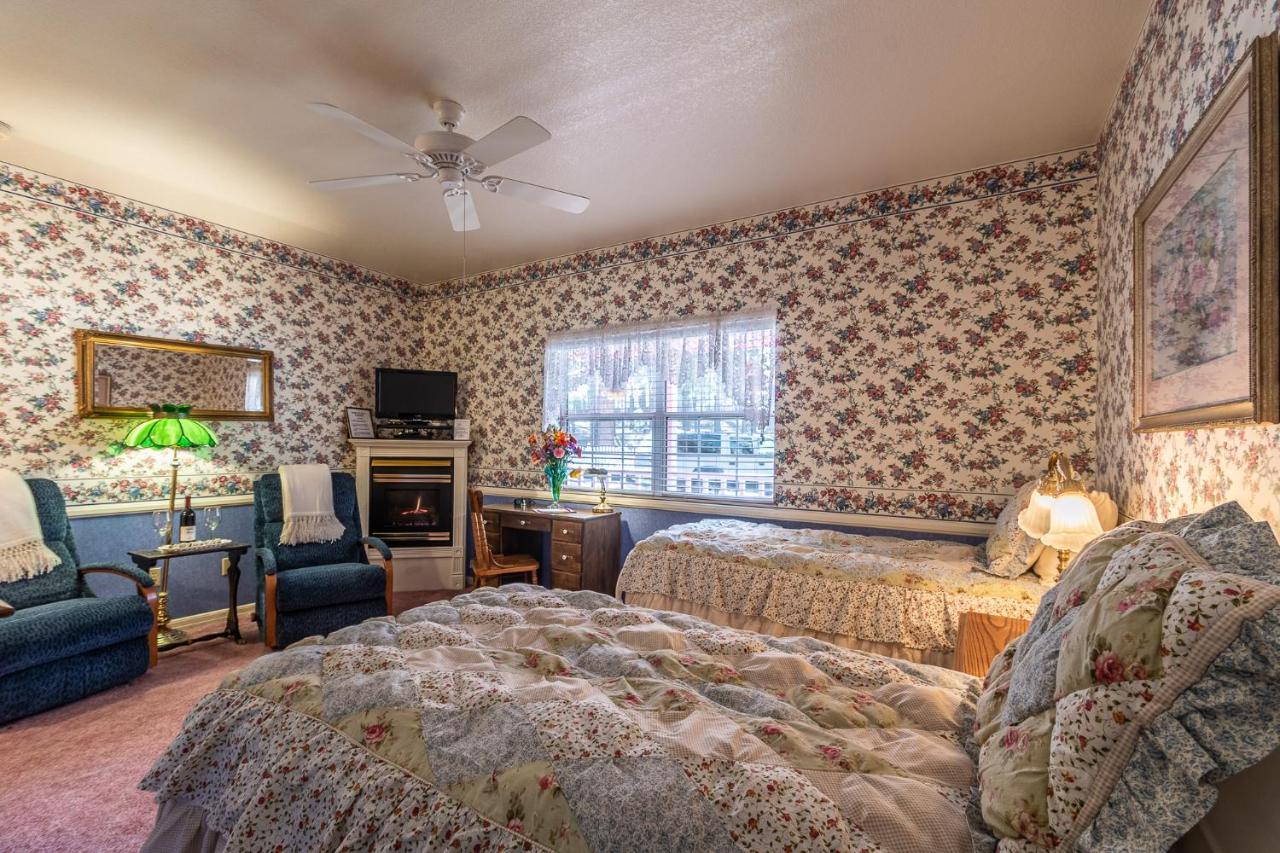 Apples Bed And Breakfast Inn ビッグ・ベアー・レイク エクステリア 写真