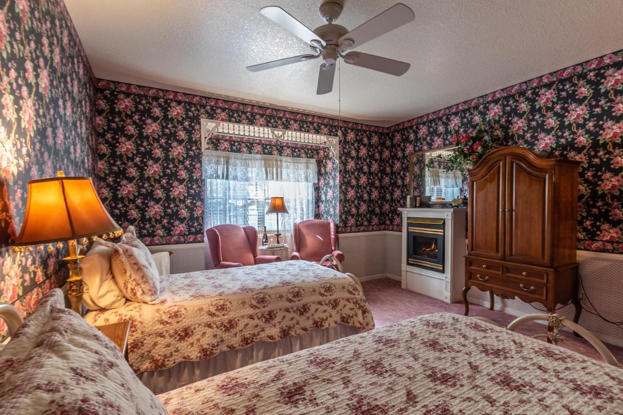 Apples Bed And Breakfast Inn ビッグ・ベアー・レイク エクステリア 写真