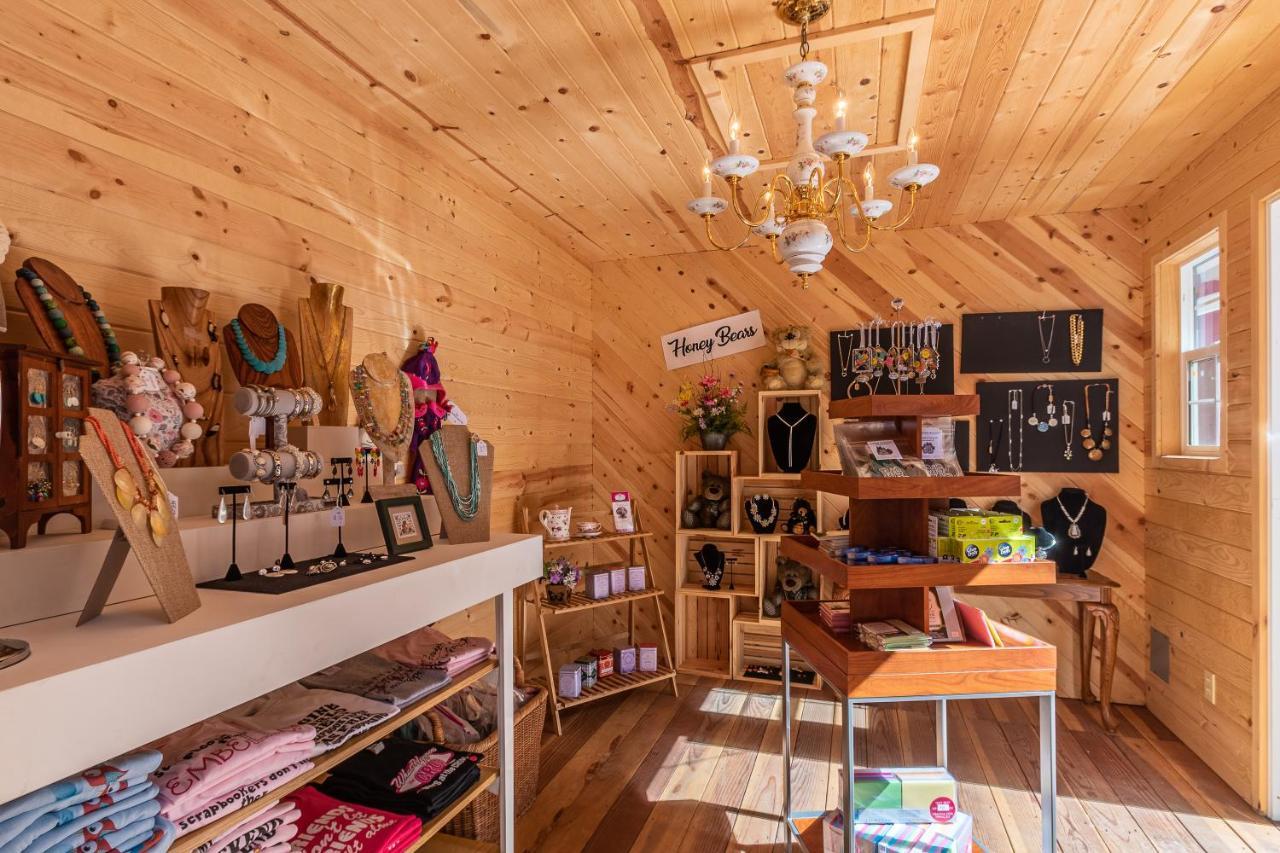 Apples Bed And Breakfast Inn ビッグ・ベアー・レイク エクステリア 写真