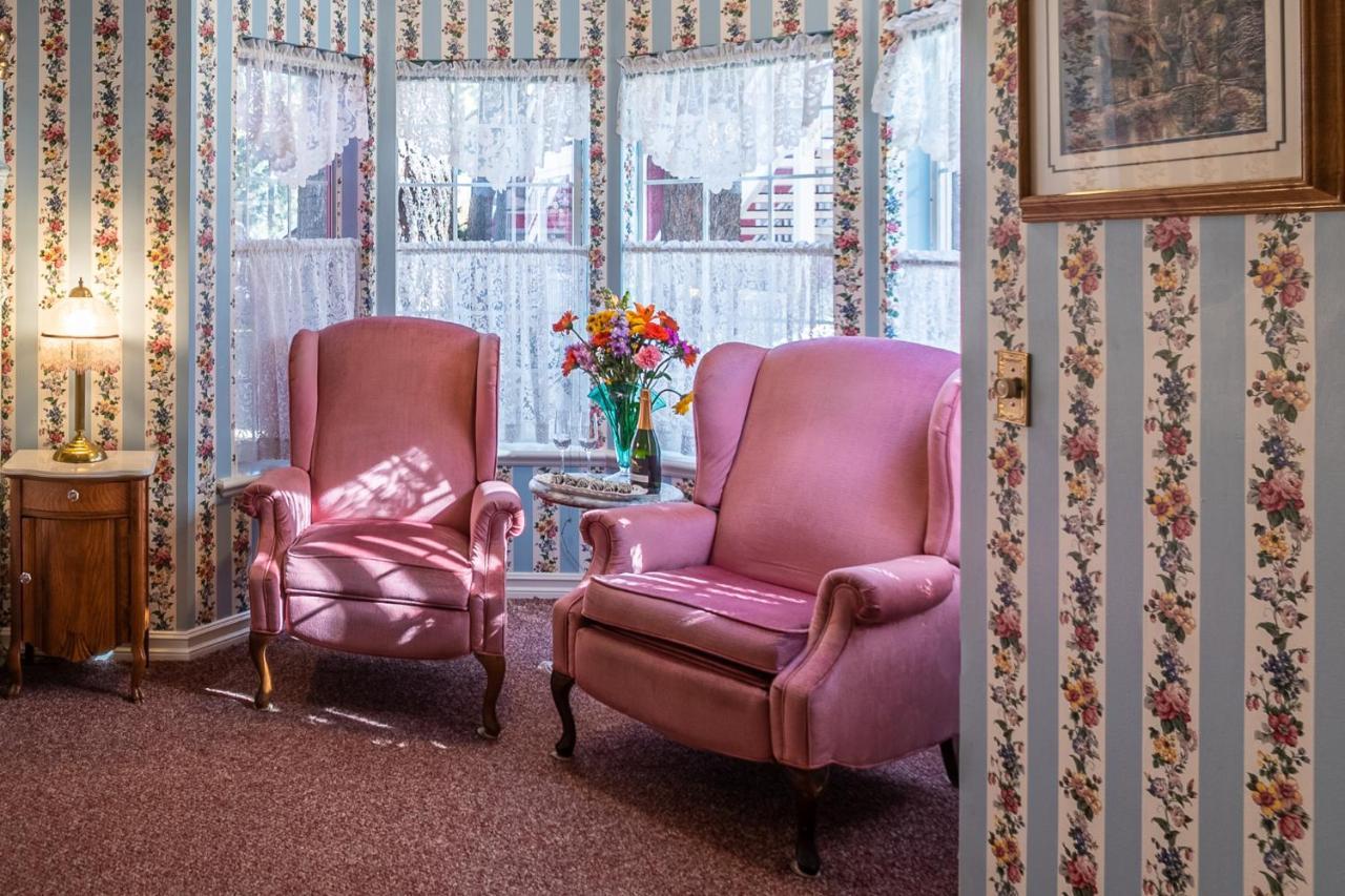 Apples Bed And Breakfast Inn ビッグ・ベアー・レイク エクステリア 写真