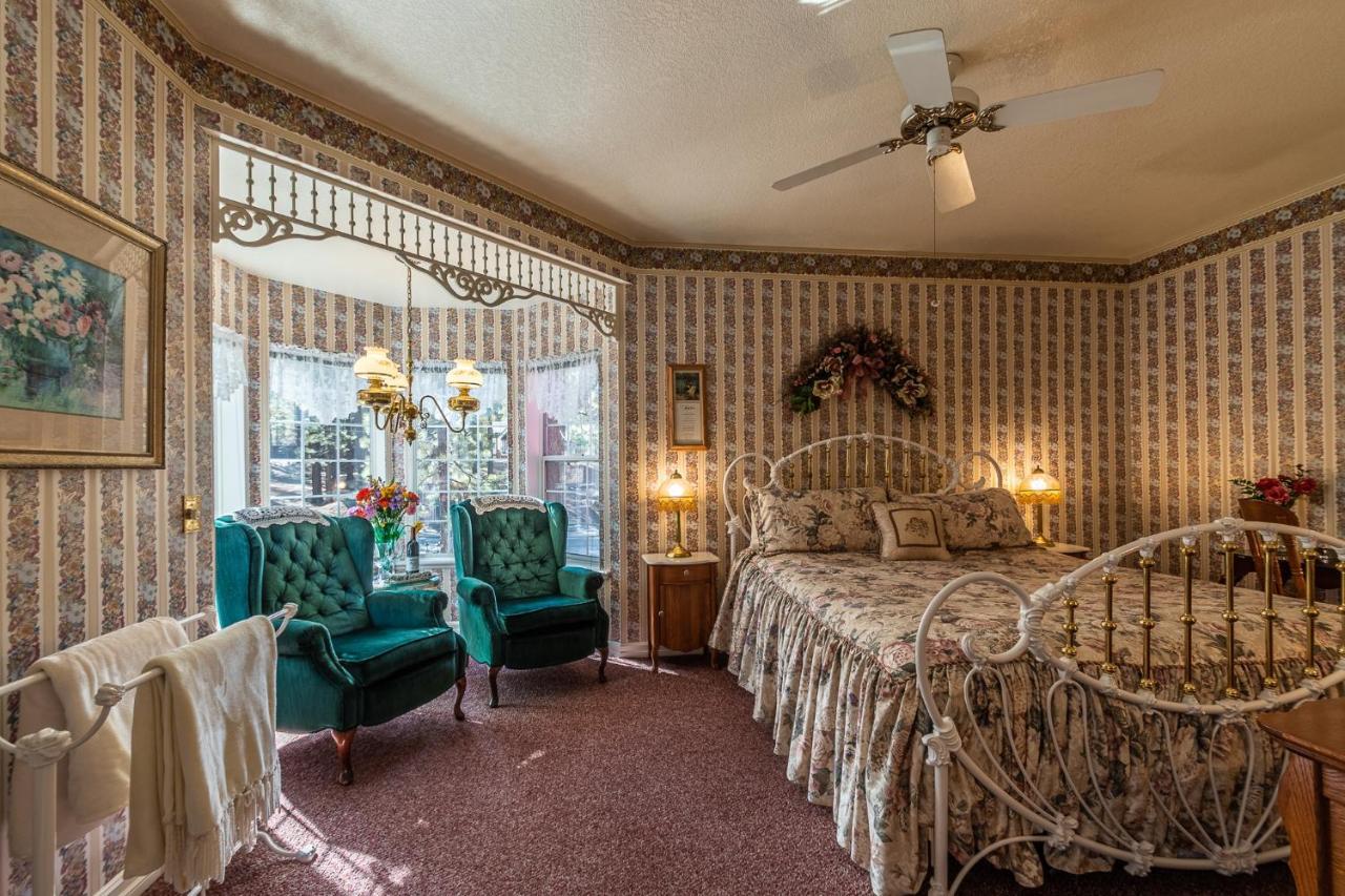 Apples Bed And Breakfast Inn ビッグ・ベアー・レイク エクステリア 写真