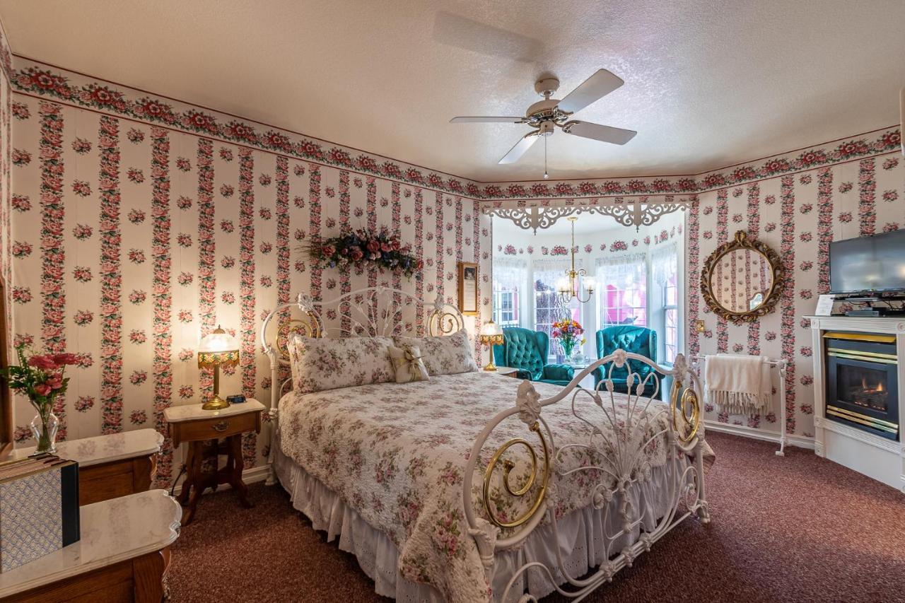 Apples Bed And Breakfast Inn ビッグ・ベアー・レイク エクステリア 写真