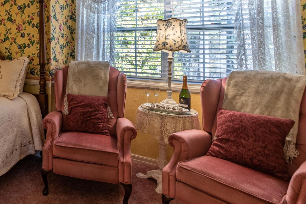 Apples Bed And Breakfast Inn ビッグ・ベアー・レイク エクステリア 写真
