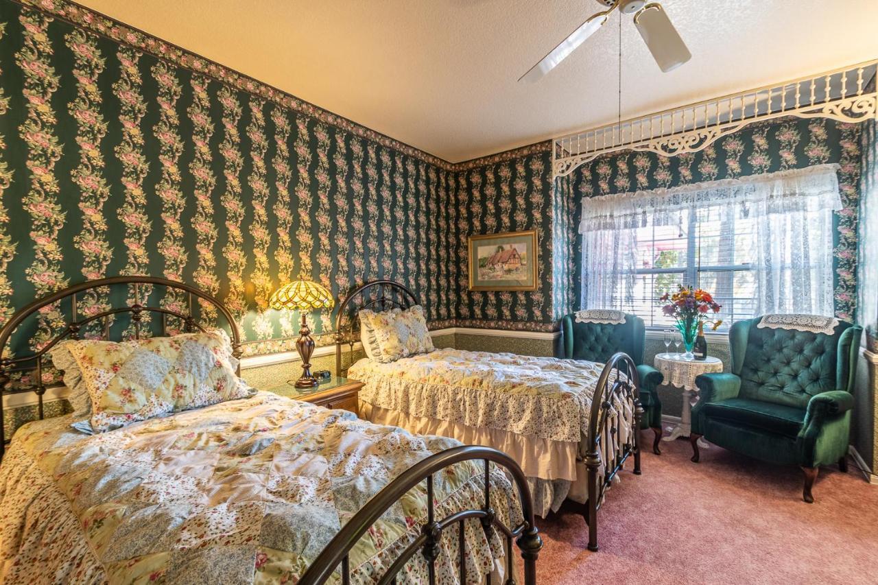 Apples Bed And Breakfast Inn ビッグ・ベアー・レイク エクステリア 写真
