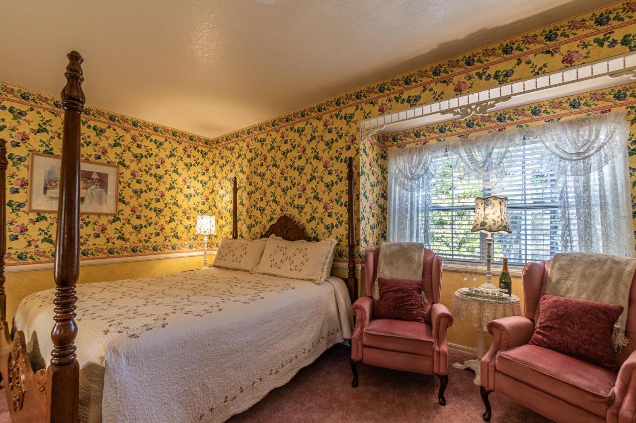 Apples Bed And Breakfast Inn ビッグ・ベアー・レイク エクステリア 写真