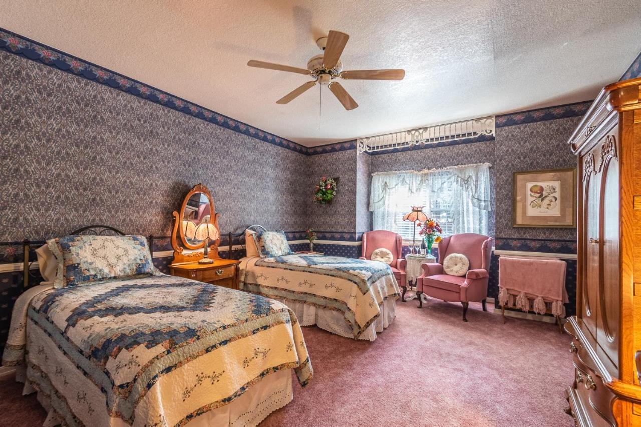 Apples Bed And Breakfast Inn ビッグ・ベアー・レイク エクステリア 写真