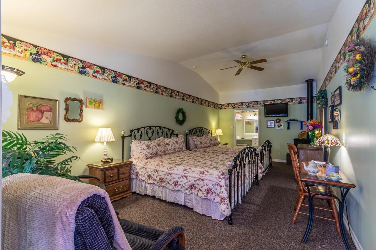 Apples Bed And Breakfast Inn ビッグ・ベアー・レイク エクステリア 写真