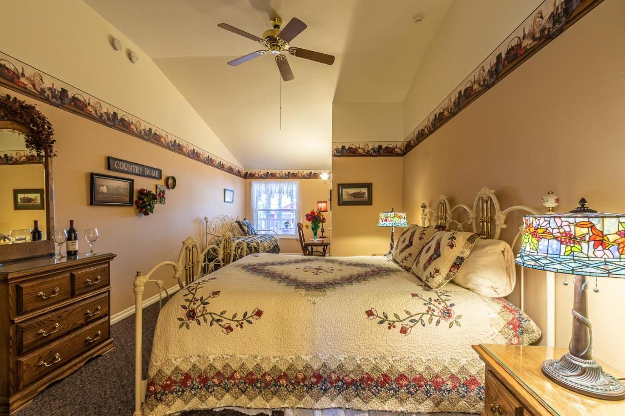 Apples Bed And Breakfast Inn ビッグ・ベアー・レイク エクステリア 写真
