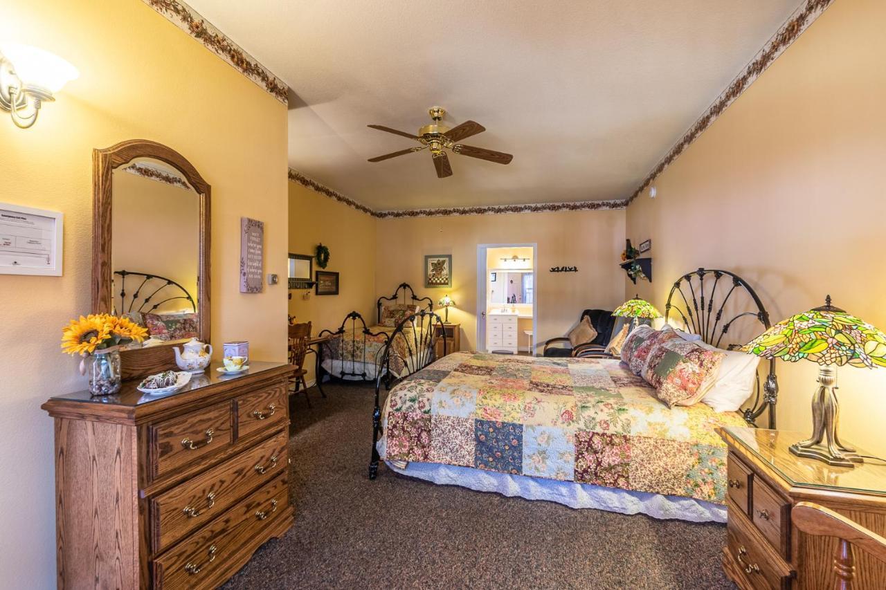 Apples Bed And Breakfast Inn ビッグ・ベアー・レイク エクステリア 写真
