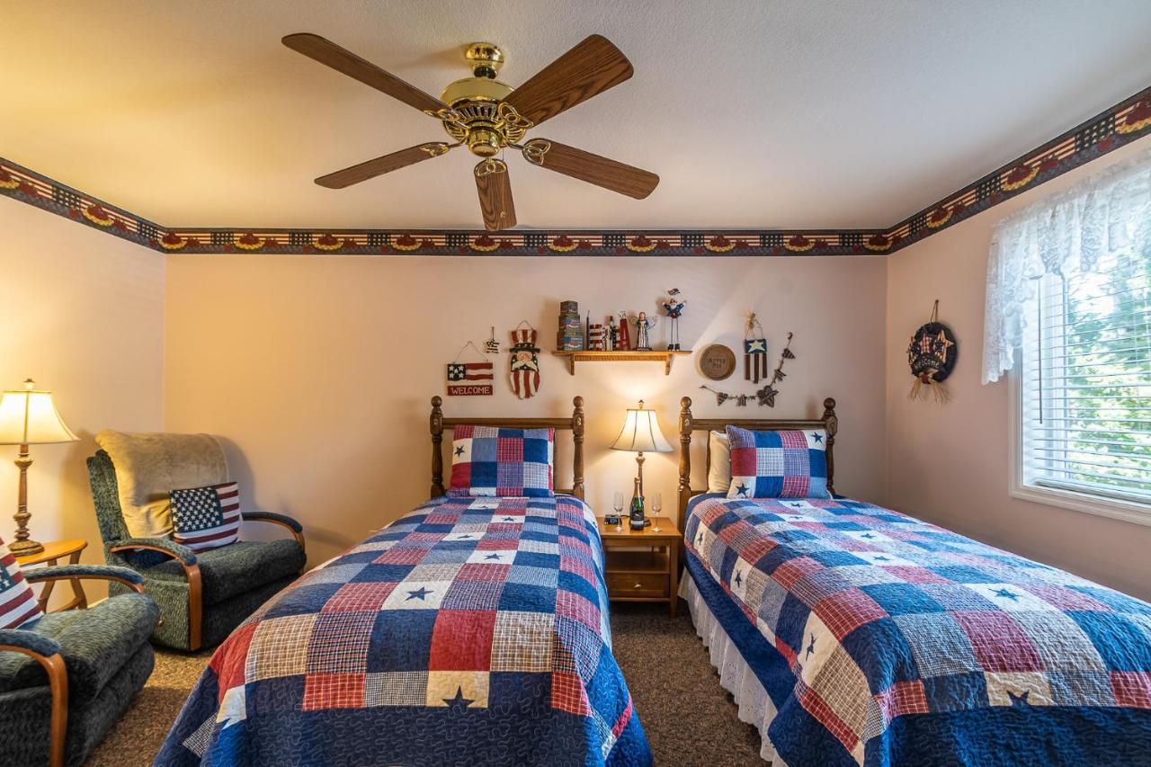 Apples Bed And Breakfast Inn ビッグ・ベアー・レイク エクステリア 写真