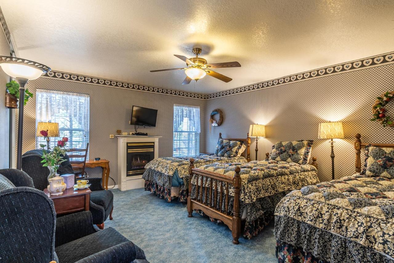 Apples Bed And Breakfast Inn ビッグ・ベアー・レイク エクステリア 写真