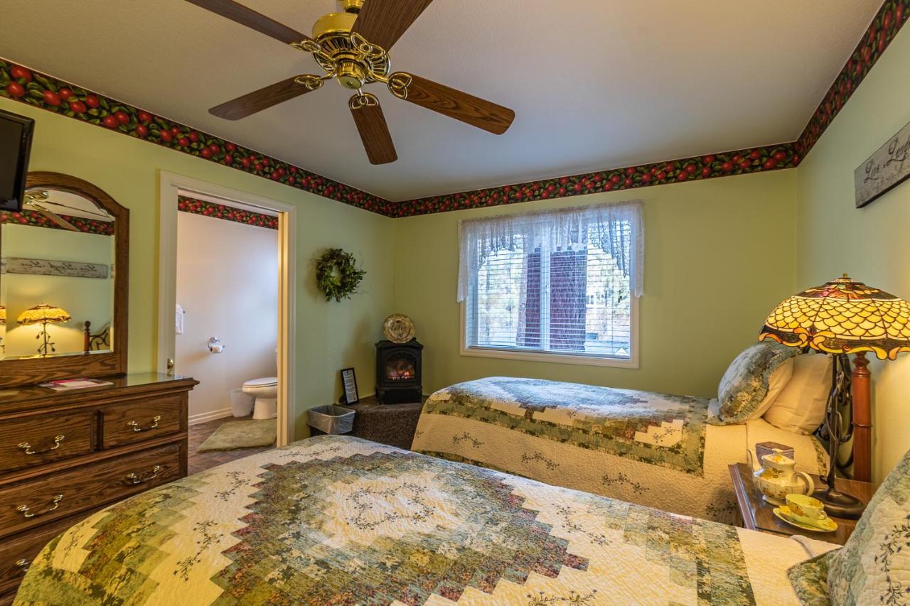Apples Bed And Breakfast Inn ビッグ・ベアー・レイク エクステリア 写真