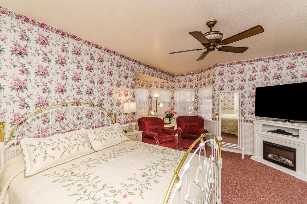 Apples Bed And Breakfast Inn ビッグ・ベアー・レイク エクステリア 写真