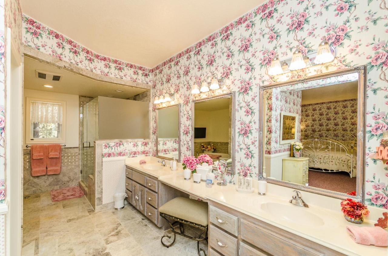 Apples Bed And Breakfast Inn ビッグ・ベアー・レイク エクステリア 写真